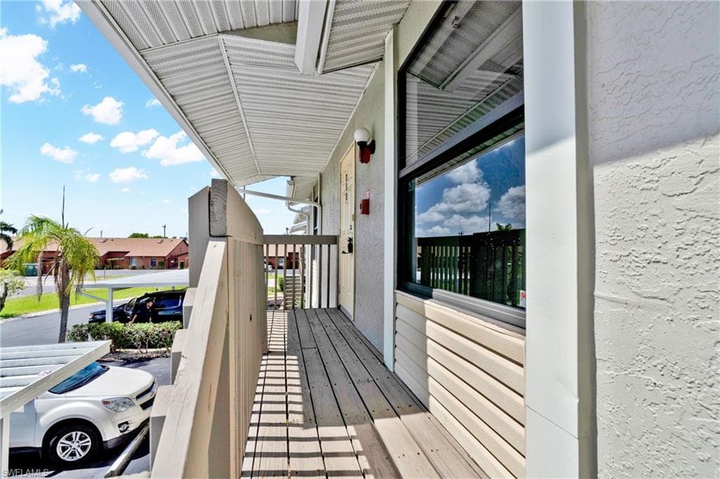 4708 SW 8th PL 203-11