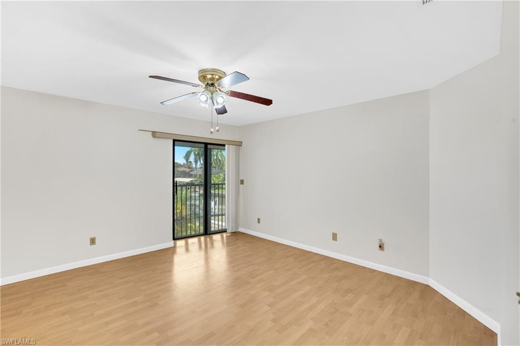 4708 SW 8th PL 203-25