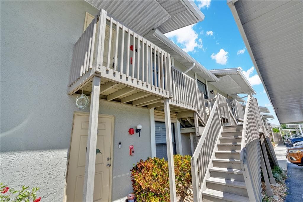 4708 SW 8th PL 203-9