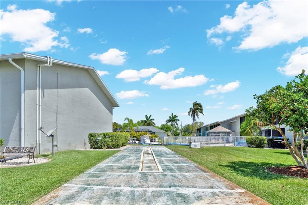 4708 SW 8th PL 203-48