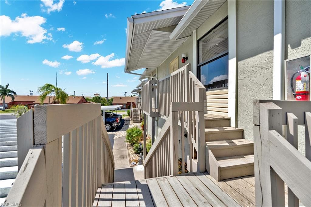4708 SW 8th PL 203-10