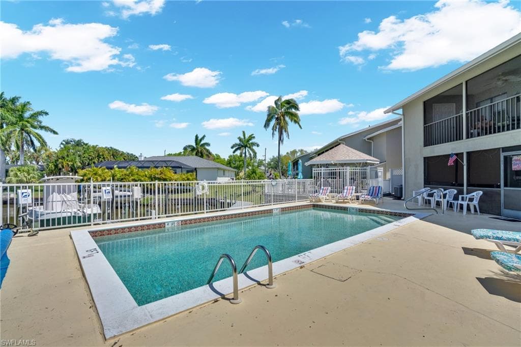 4708 SW 8th PL 203-39