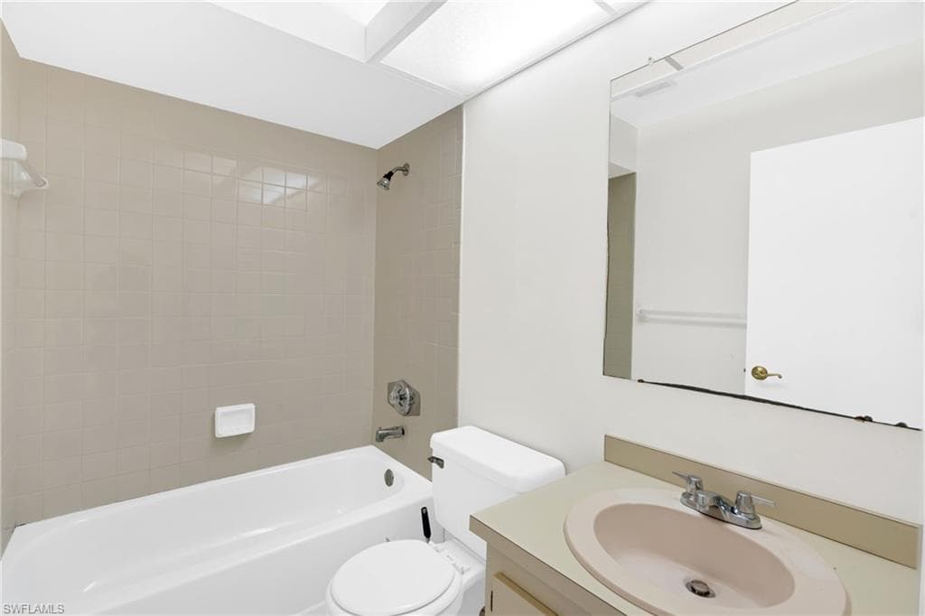 4708 SW 8th PL 203-30