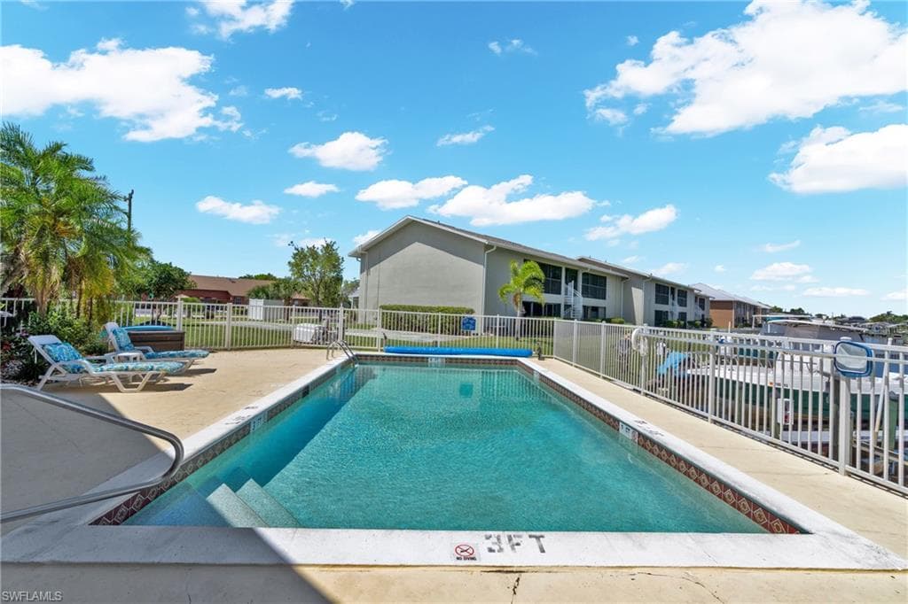 4708 SW 8th PL 203-38