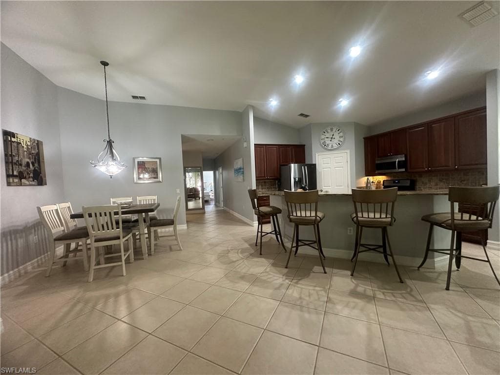 2004 Tarpon Bay DR N 201-8
