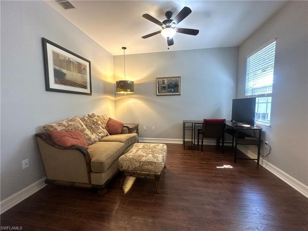2004 Tarpon Bay DR N 201-7
