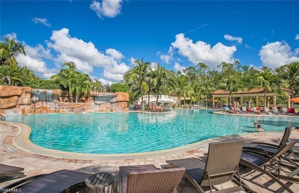 9560 Trevi CT 4816-26