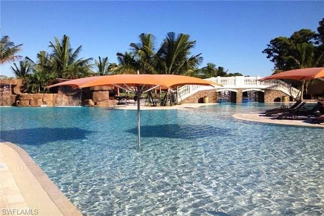 9560 Trevi CT 4816-24