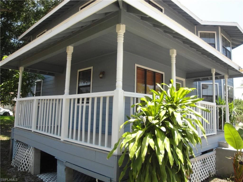 279 Hubbard AVE-16