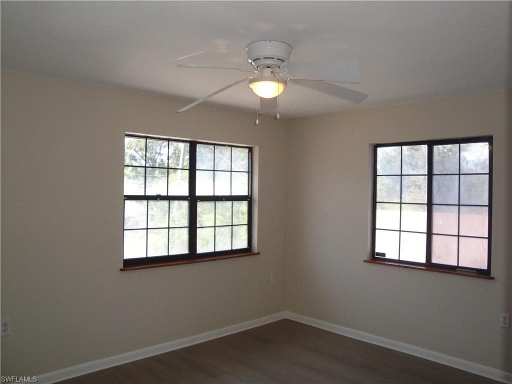 279 Hubbard AVE-11