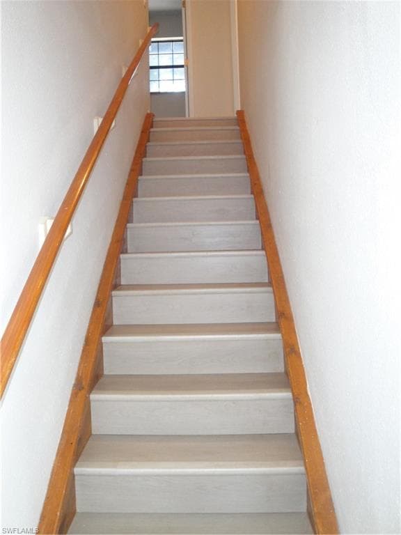 279 Hubbard AVE-6