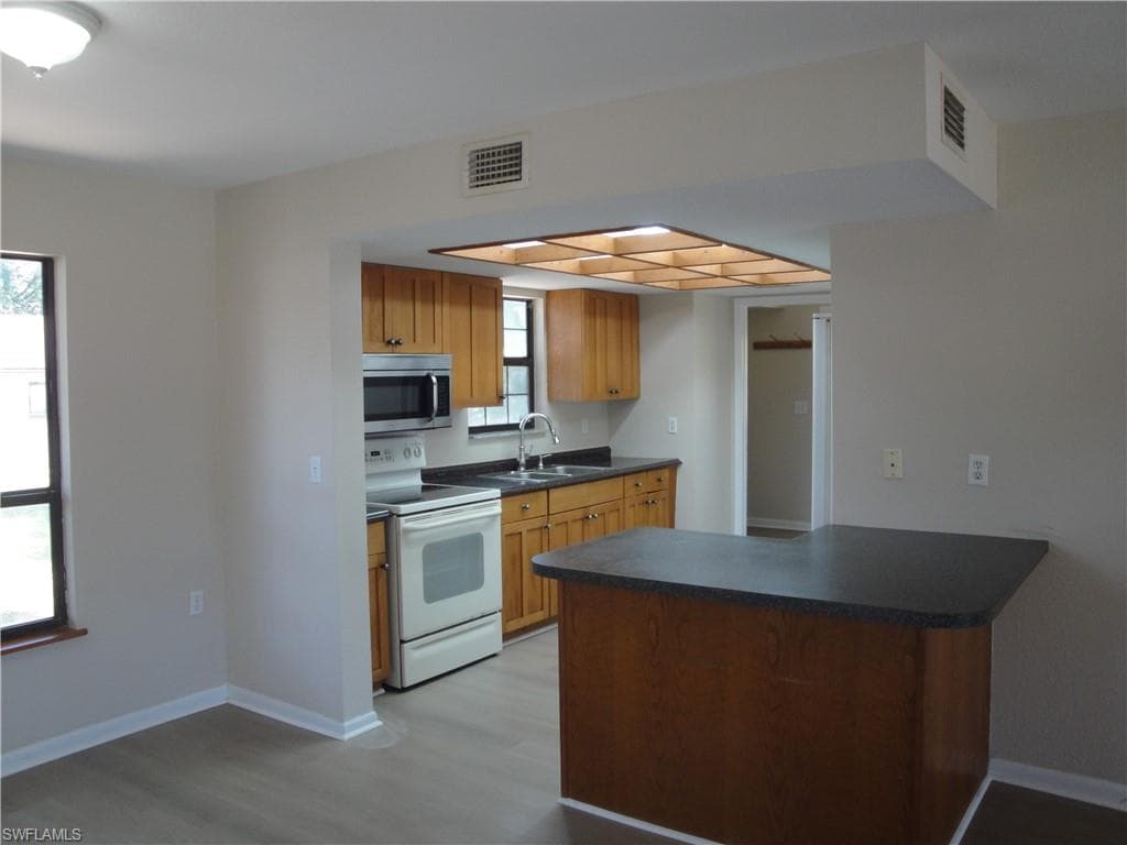 279 Hubbard AVE-2