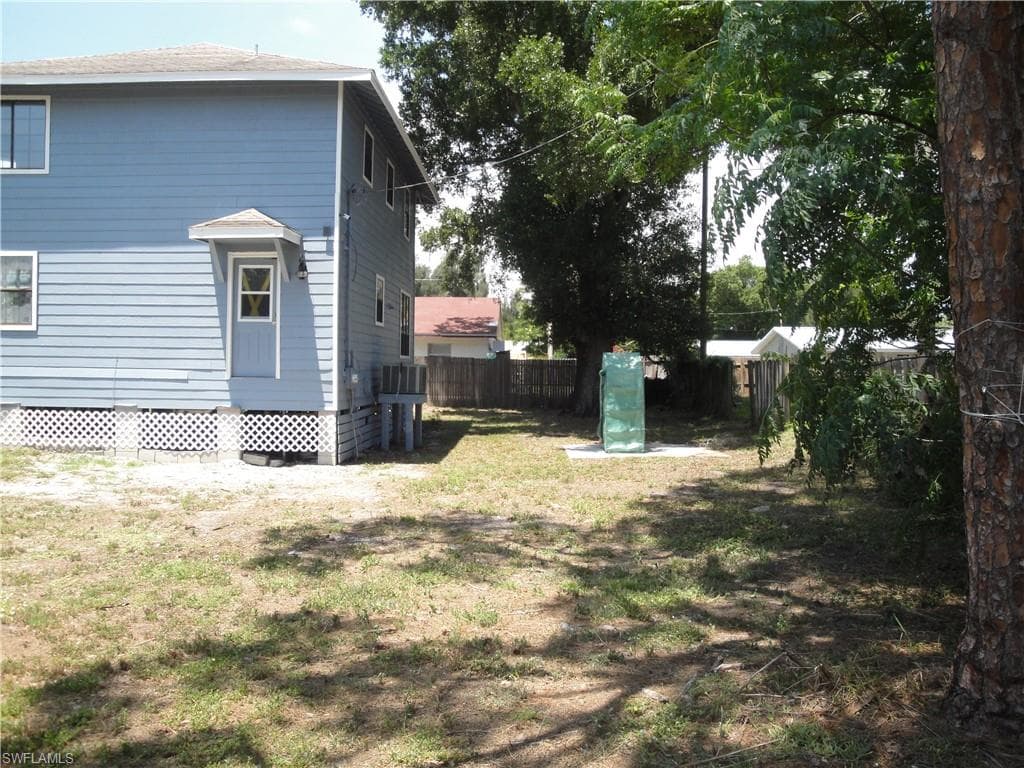 279 Hubbard AVE-19