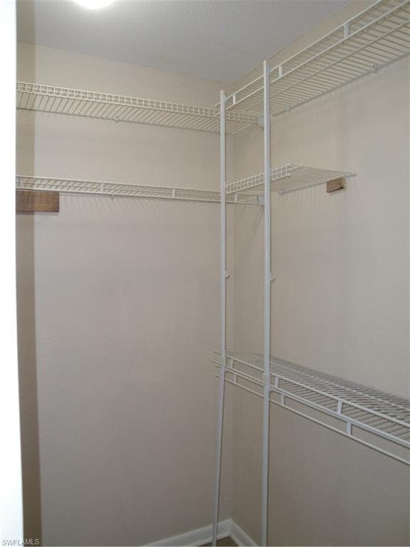 279 Hubbard AVE-14