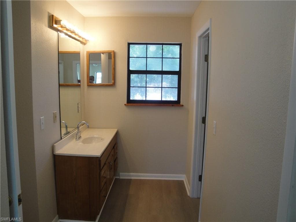 279 Hubbard AVE-7