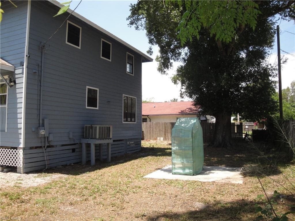 279 Hubbard AVE-20