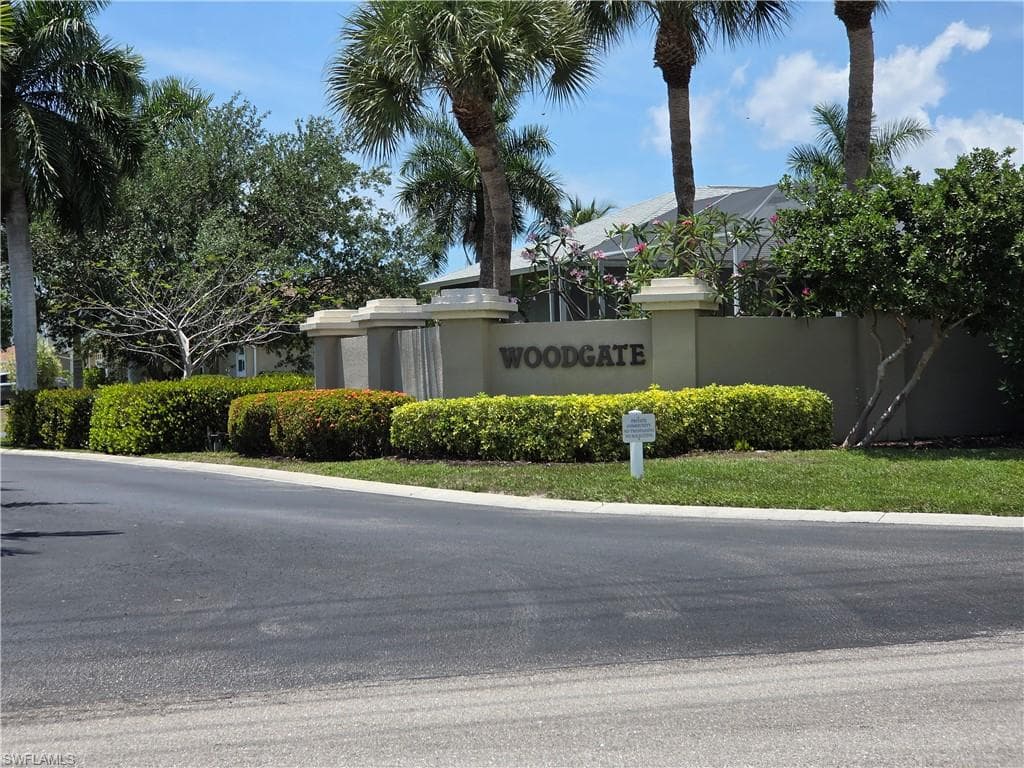 8831 Woodgate DR-49