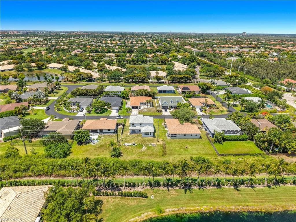 8831 Woodgate DR-47