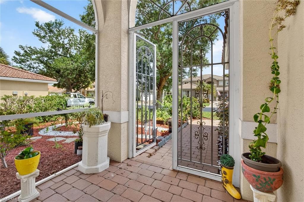 9377 Scarlette Oak AVE-3