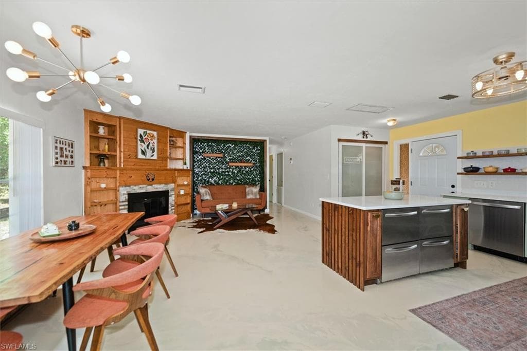 2431 N Westwood DR-1