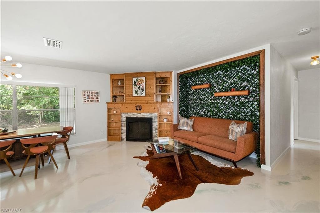 2431 N Westwood DR-16