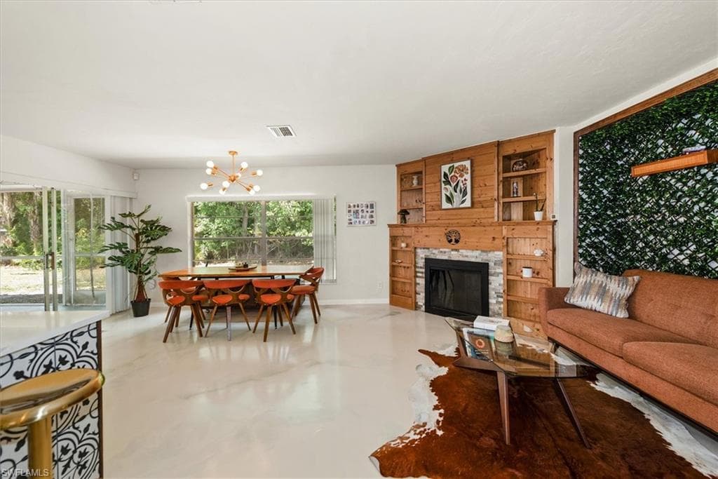 2431 N Westwood DR-15