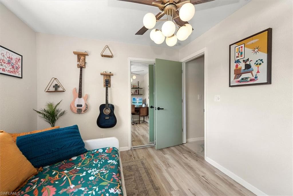 2431 N Westwood DR-27