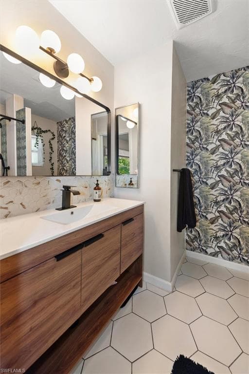 2431 N Westwood DR-20