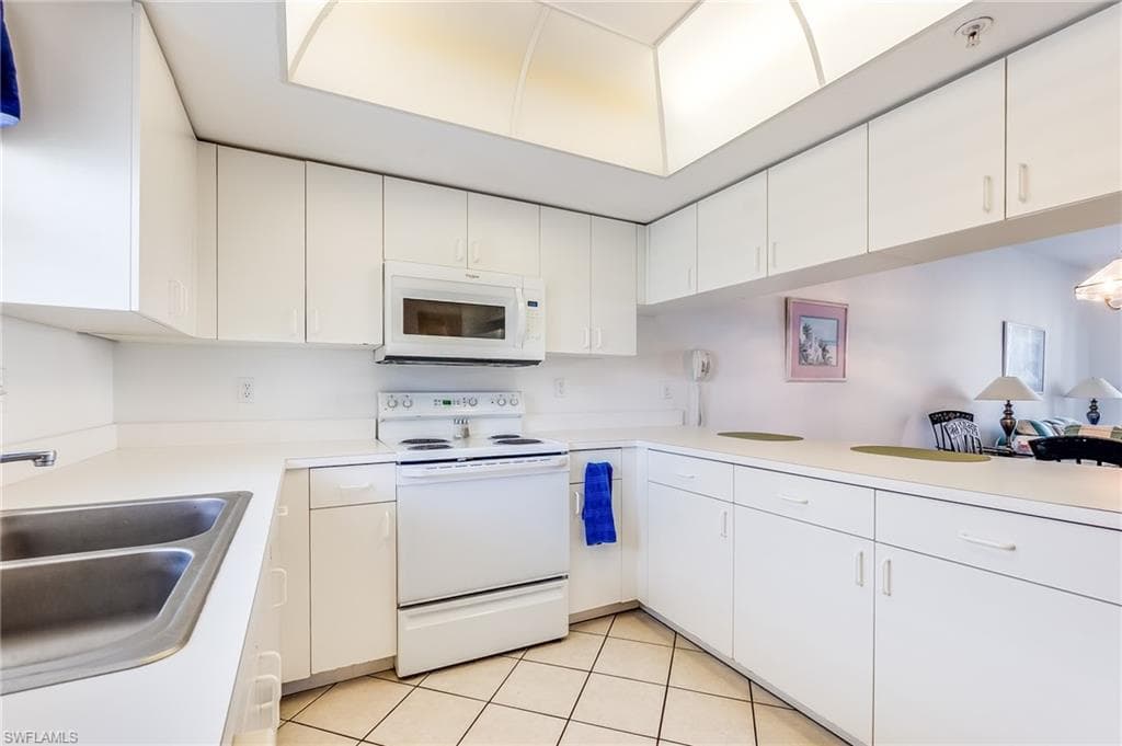 4351 Bay Beach LN 332-10