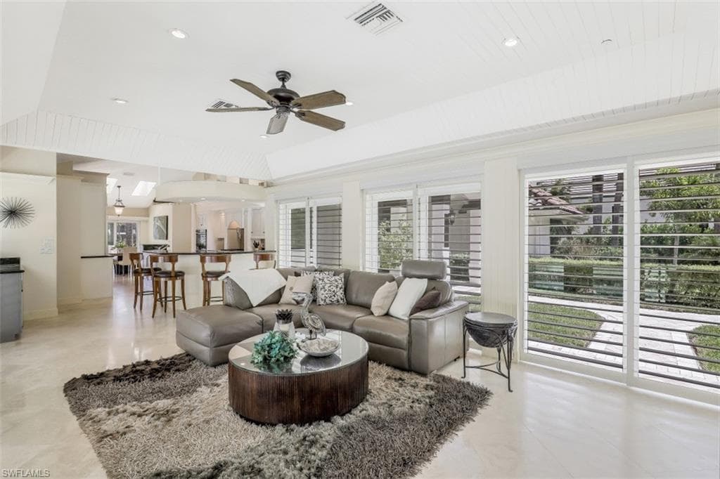 655 Galleon DR-12