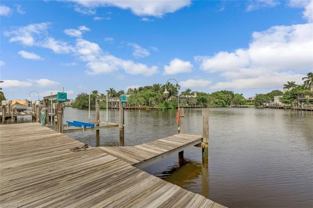 655 Galleon DR-40