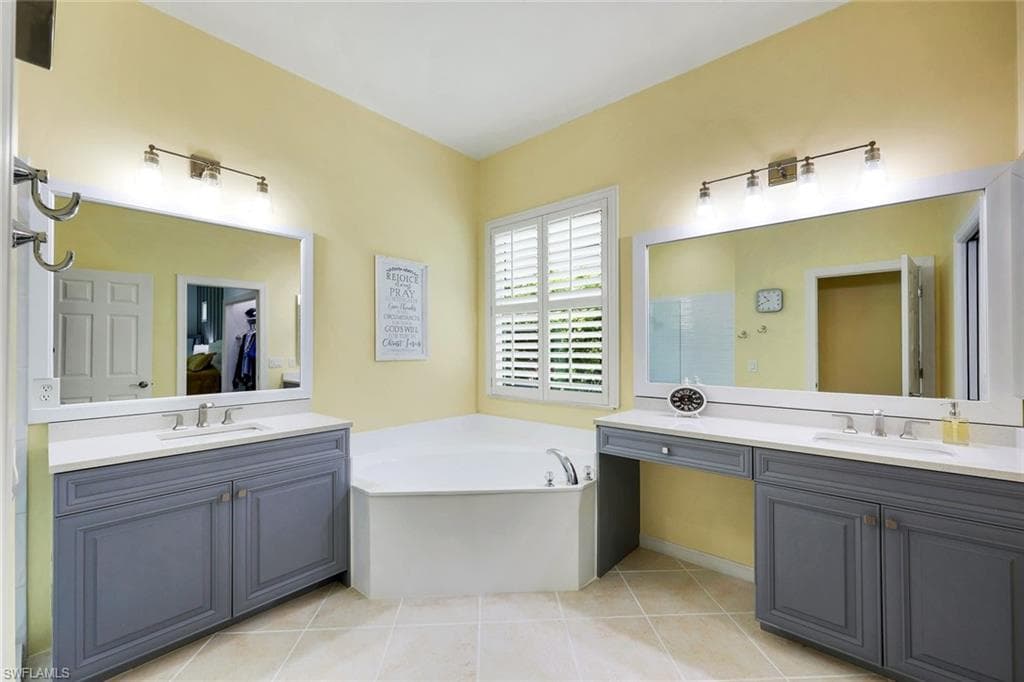 16221 Parque LN-12