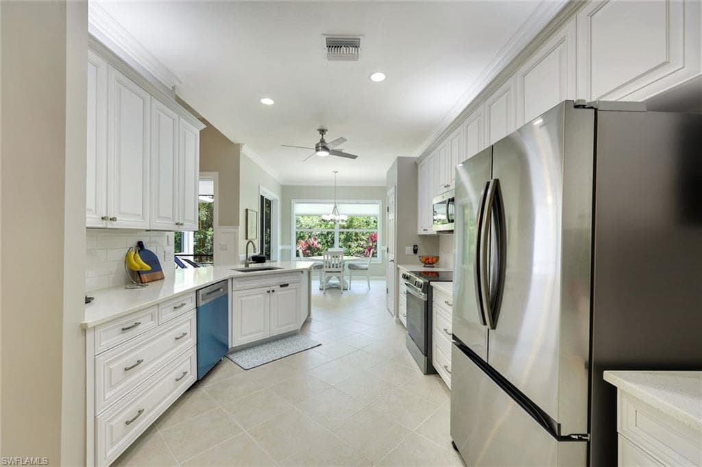16221 Parque LN-8