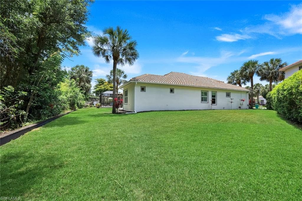 16221 Parque LN-17