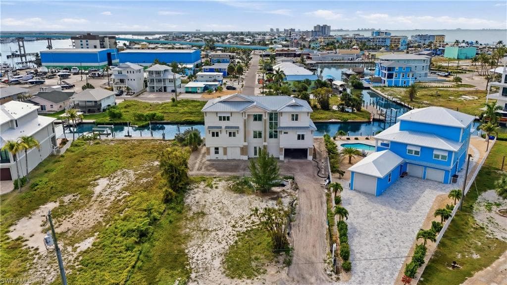 740 Matanzas CT-9