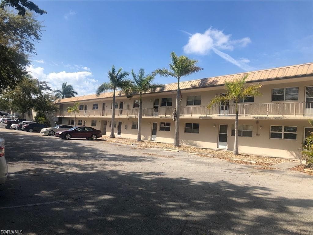 1560 Colonial BLVD 136-1