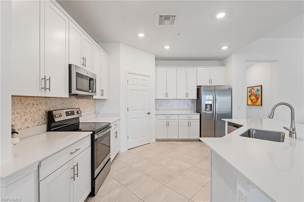 12050 Santaluz DR 202-4