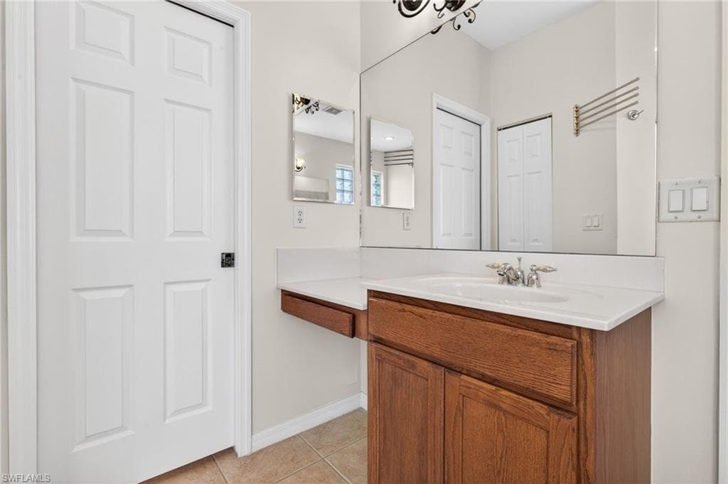 8369 Sumner AVE-25