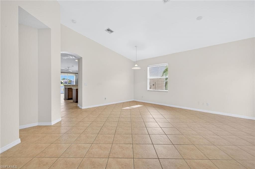 8369 Sumner AVE-4