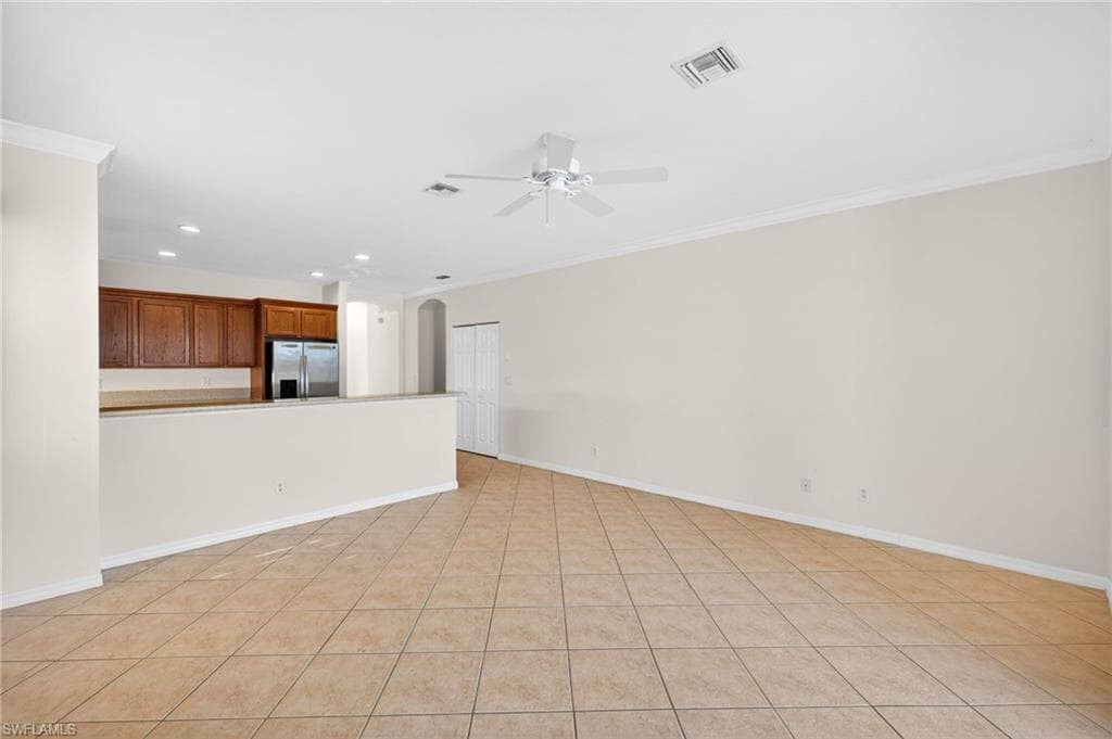 8369 Sumner AVE-8