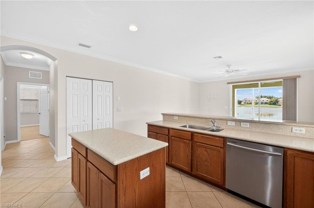 8369 Sumner AVE-9
