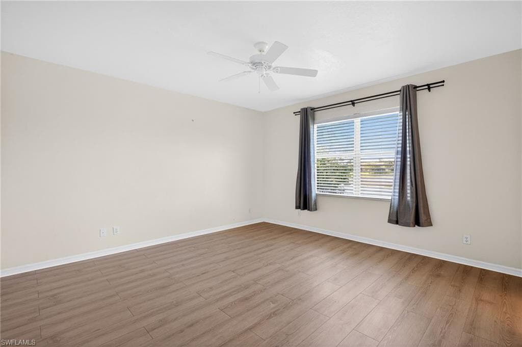 8369 Sumner AVE-17
