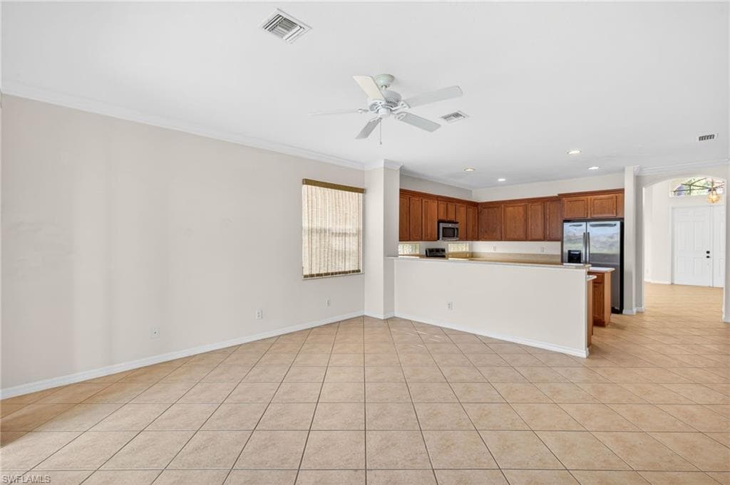 8369 Sumner AVE-7