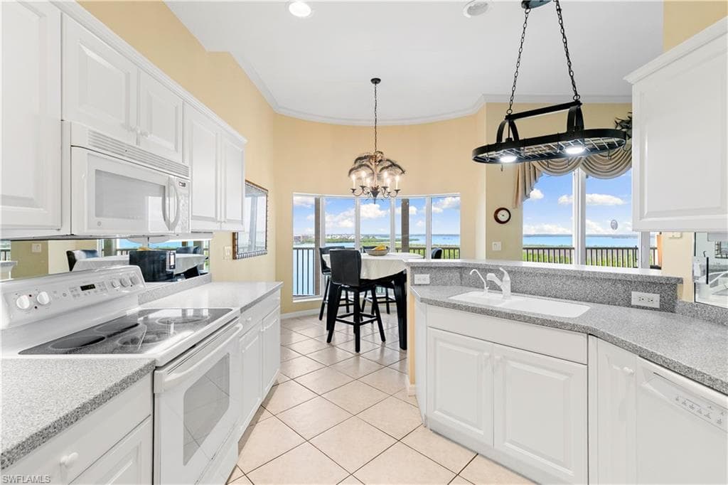 4141 Bay Beach LN 4P3-8