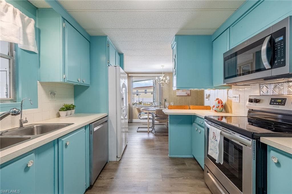 101 Elise DR-17