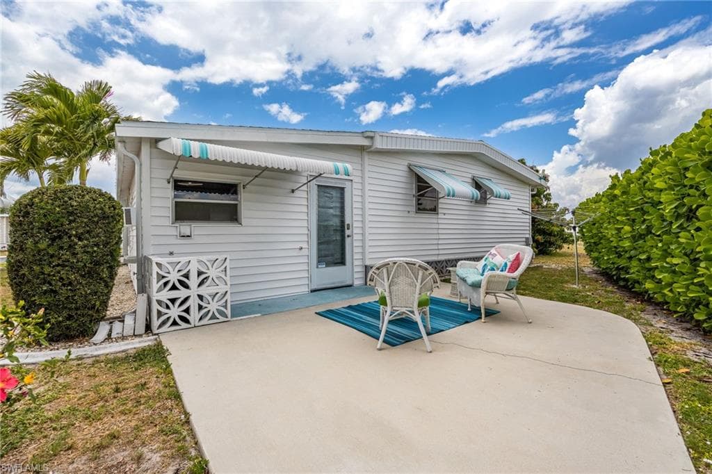 101 Elise DR-27