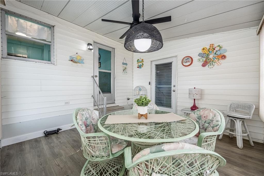 101 Elise DR-24