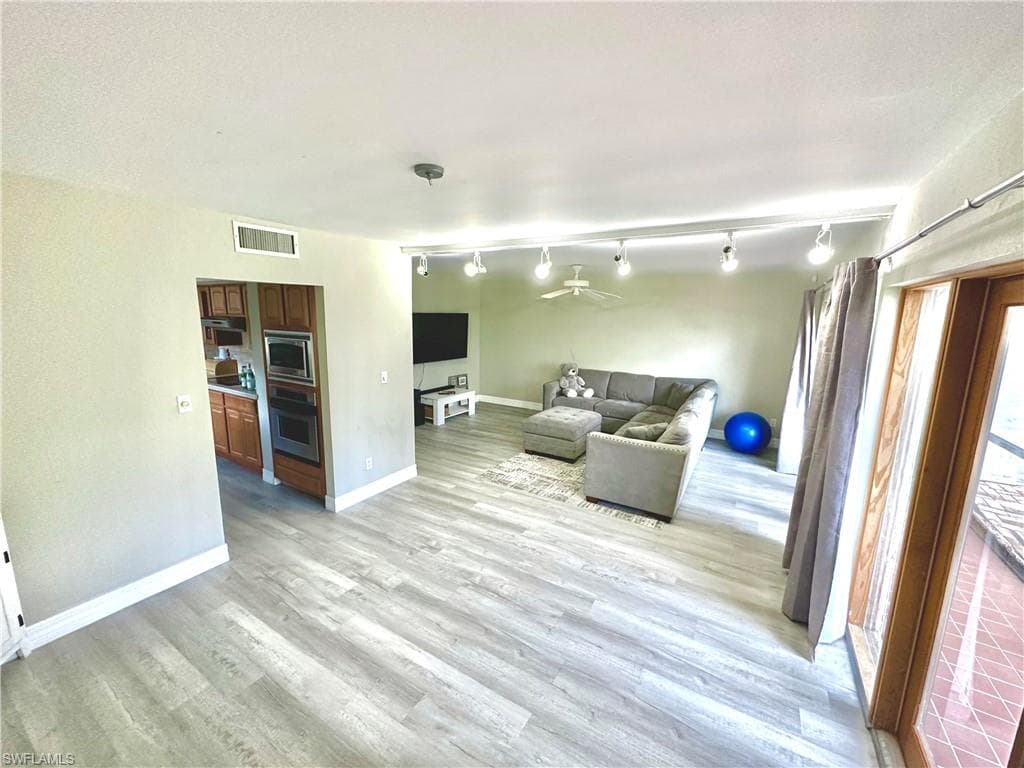 416 Bristle Cone LN 9-3