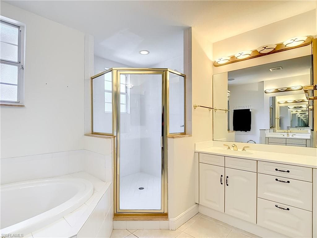 777 Regency Reserve CIR 4902-22