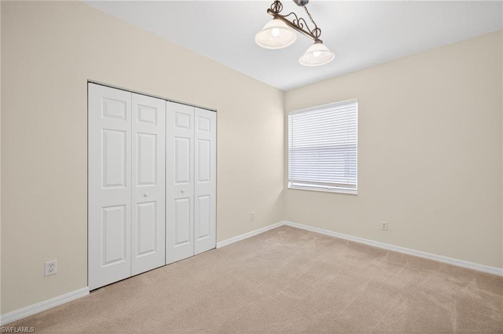 8369 Sumner AVE-26